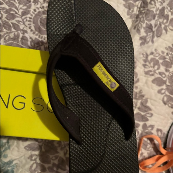 The Healing sole sandals black size W8 - Picture 3 of 6